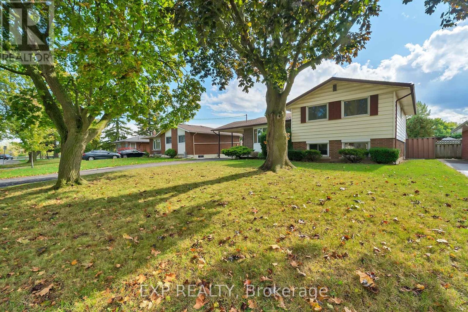 628 Scott Street, St. Catharines, Ontario  L2M 3X8 - Photo 3 - X12461918