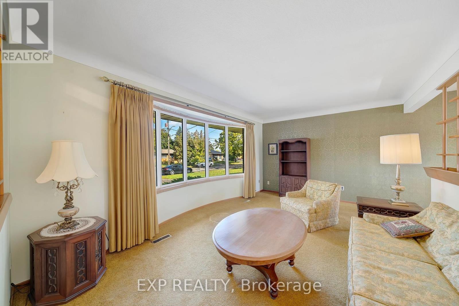628 Scott Street, St. Catharines, Ontario  L2M 3X8 - Photo 6 - X12461918