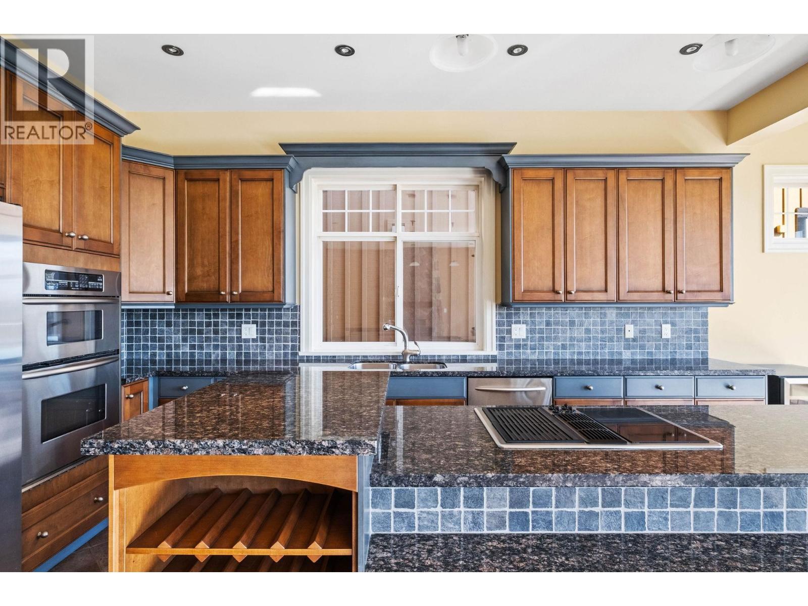 3233 Chartwell Lane, Coquitlam, British Columbia  V3E 3N1 - Photo 9 - R3058302