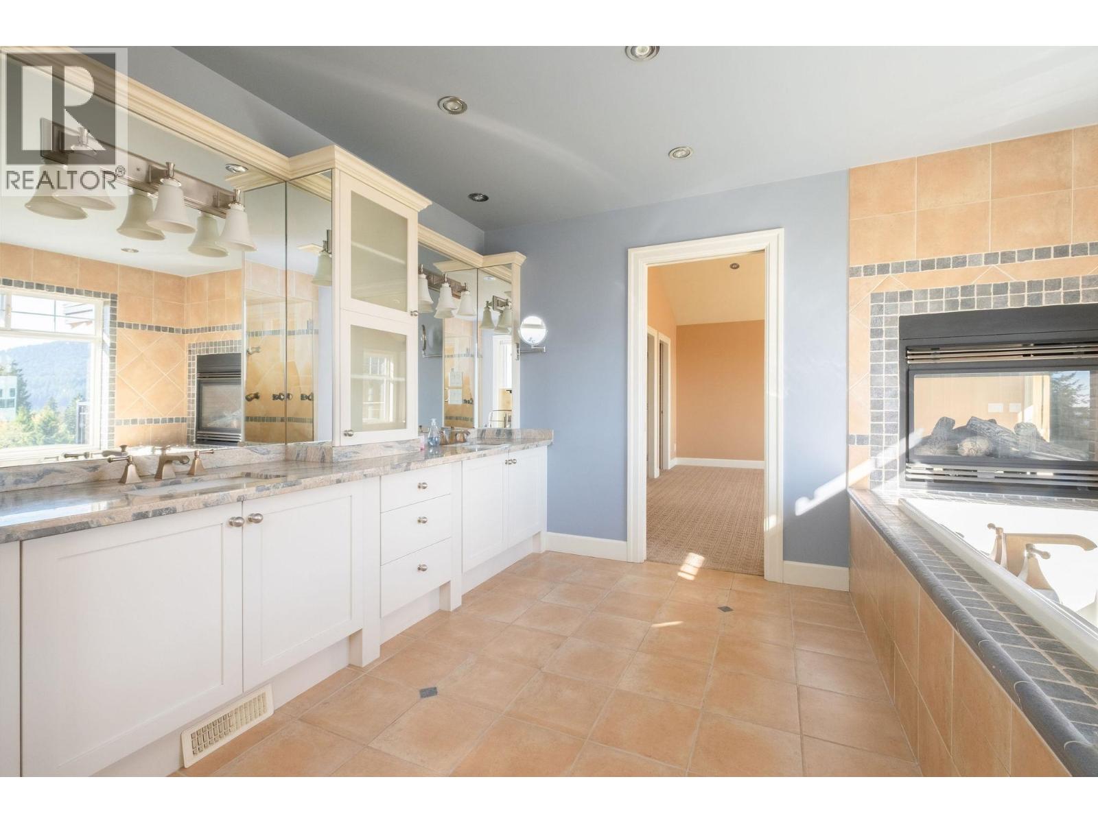 3233 Chartwell Lane, Coquitlam, British Columbia  V3E 3N1 - Photo 23 - R3058302