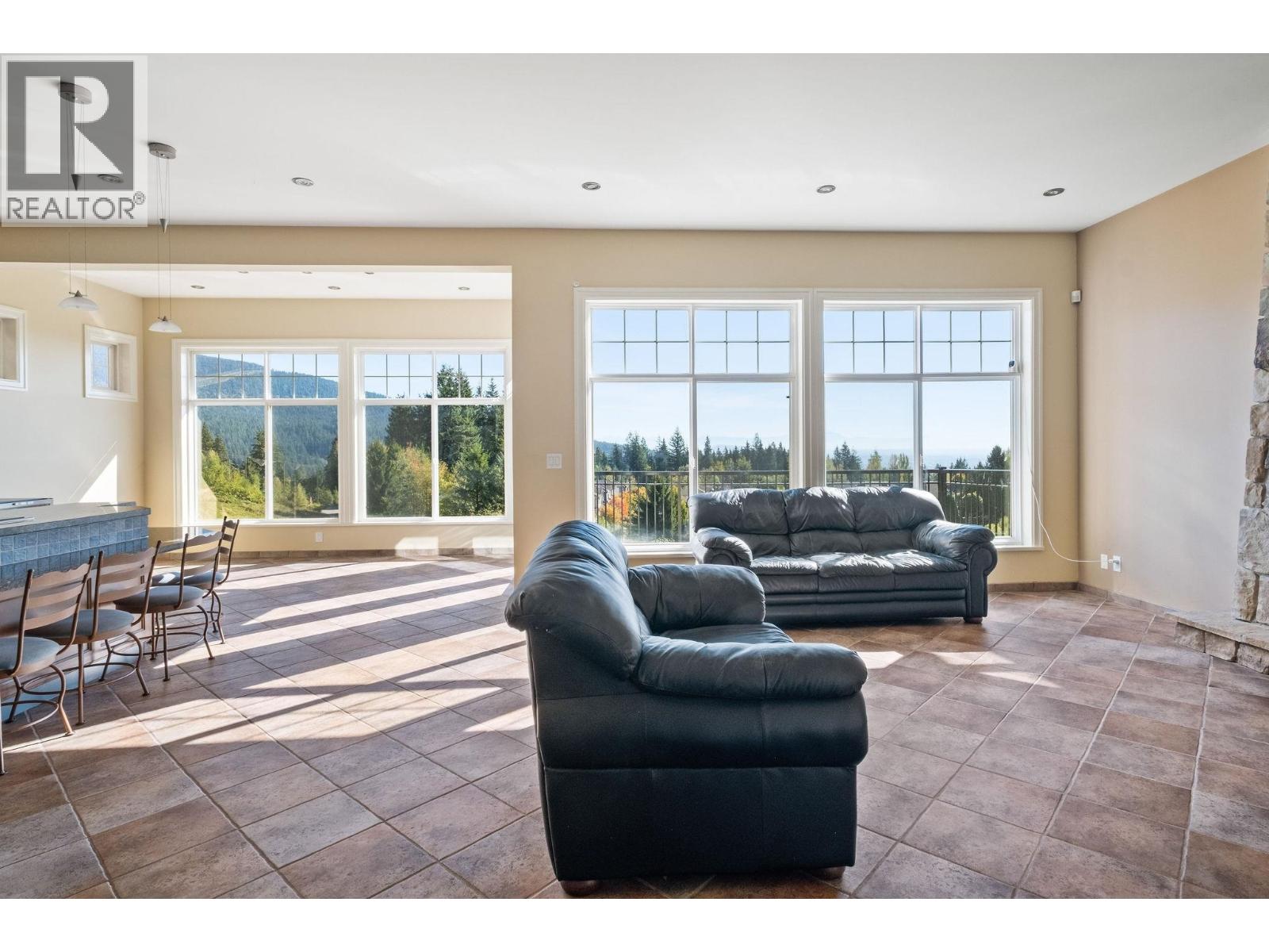 3233 Chartwell Lane, Coquitlam, British Columbia  V3E 3N1 - Photo 4 - R3058302