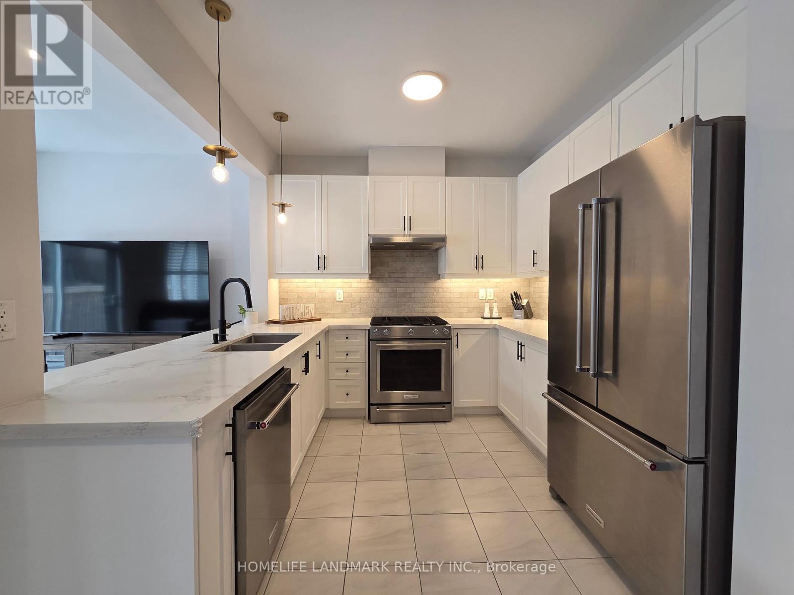 25 Markview Road, Whitchurch-Stouffville, Ontario  L4A 4W1 - Photo 10 - N12461876