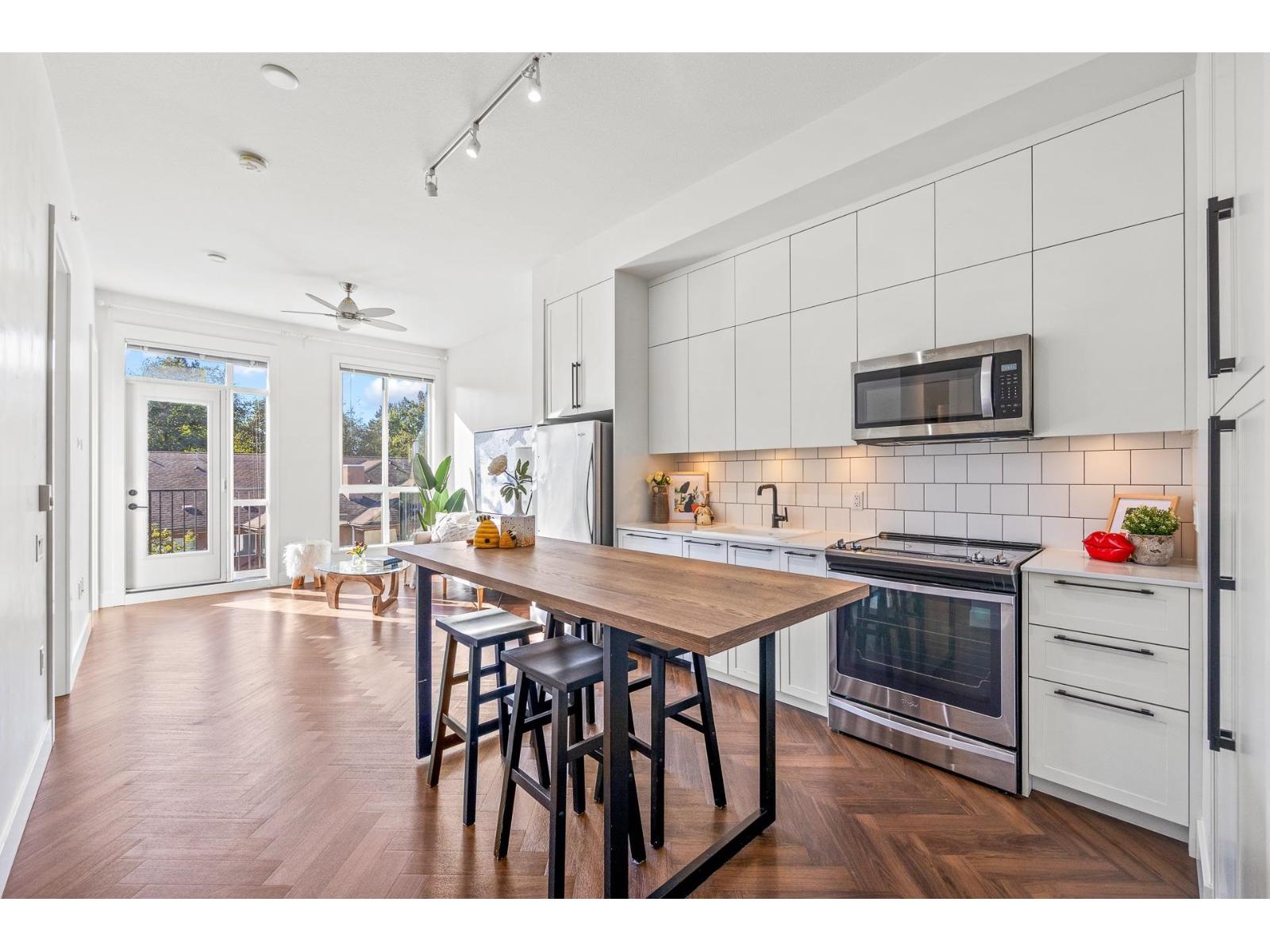 401 14968 101a Avenue, Surrey, British Columbia  V3R 0E8 - Photo 9 - R3058407