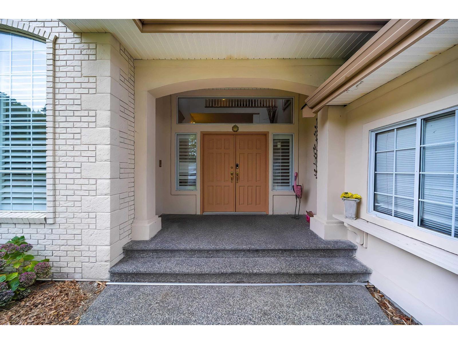 14872 25a Avenue, Surrey, British Columbia  V4P 1N8 - Photo 2 - R3058096