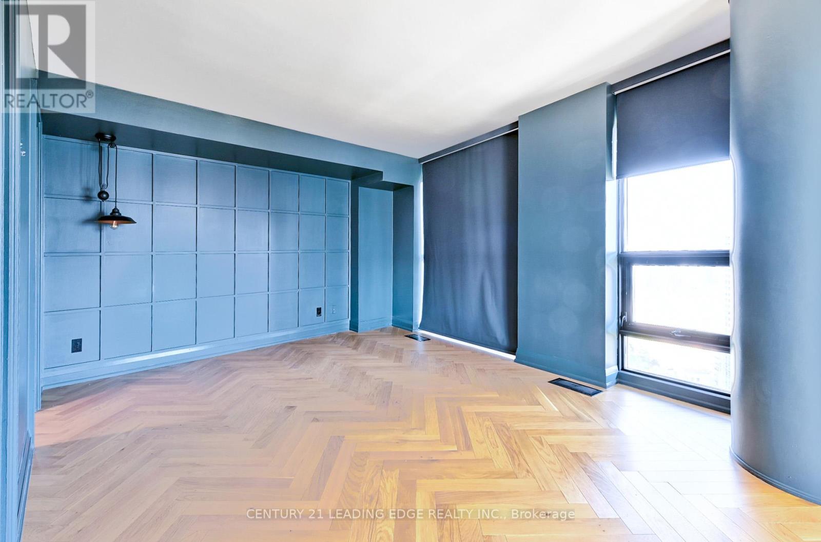 2704 - 155 Legion Road N, Toronto, Ontario  M8Y 0A7 - Photo 15 - W12461629