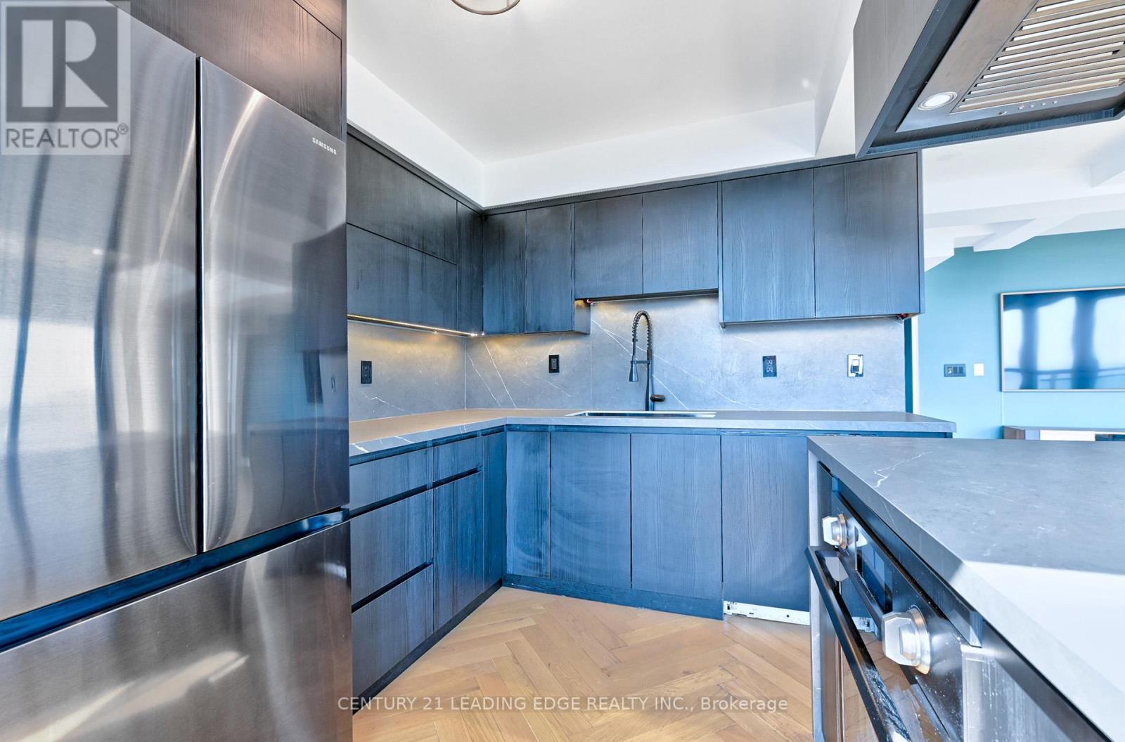 2704 - 155 Legion Road N, Toronto, Ontario  M8Y 0A7 - Photo 13 - W12461629
