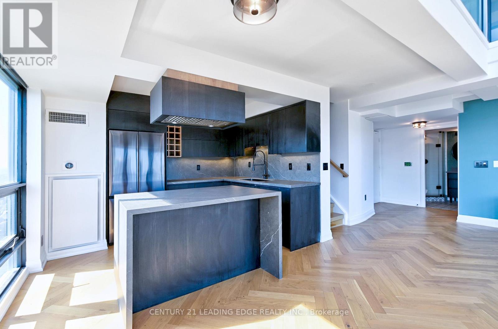 2704 - 155 Legion Road N, Toronto, Ontario  M8Y 0A7 - Photo 5 - W12461629