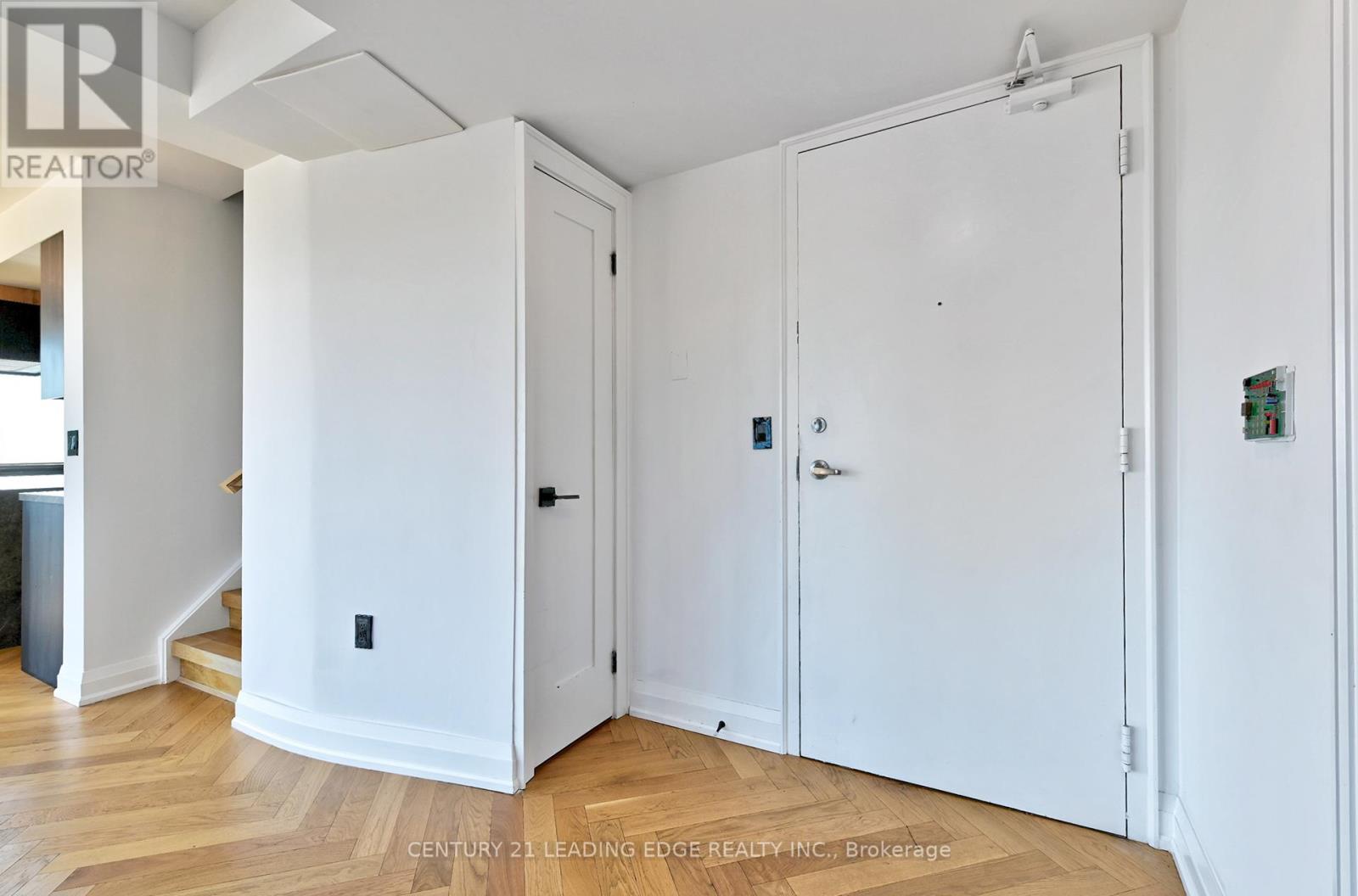 2704 - 155 Legion Road N, Toronto, Ontario  M8Y 0A7 - Photo 7 - W12461629