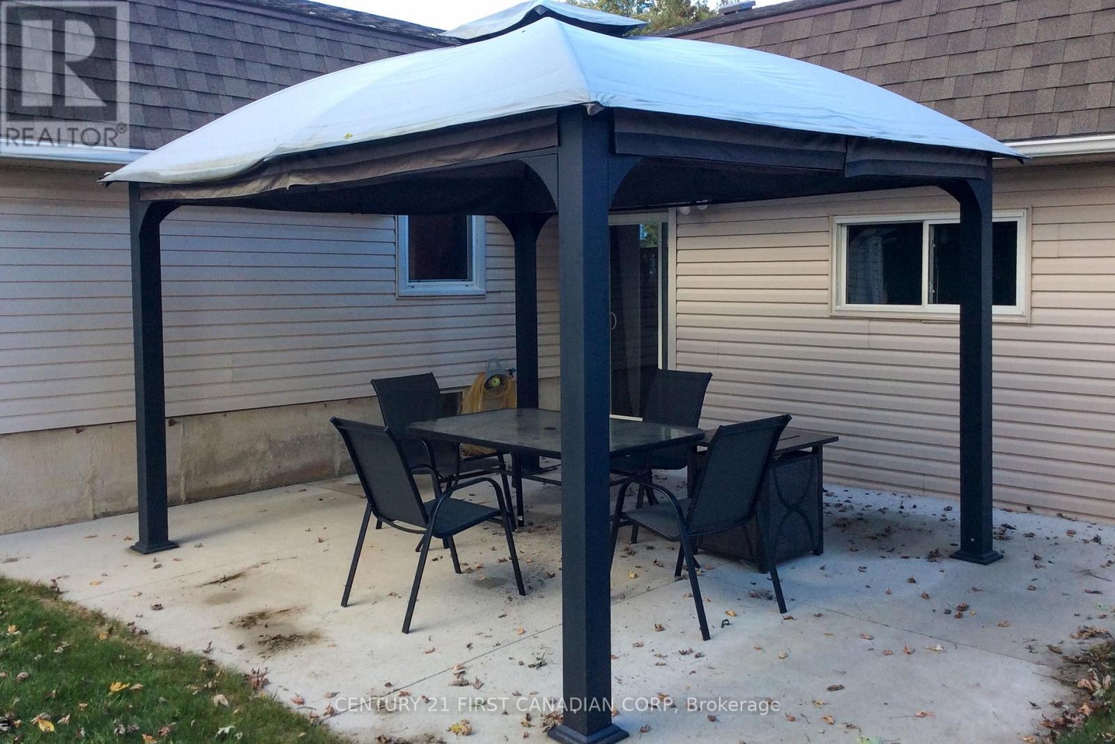 106 Angelo Drive, West Elgin, Ontario  N0L 2P0 - Photo 47 - X12461950