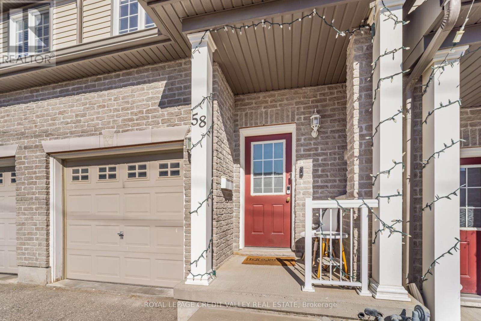 58 Rockcliffe Drive, Kitchener, Ontario  N2R 1W5 - Photo 4 - X12440305
