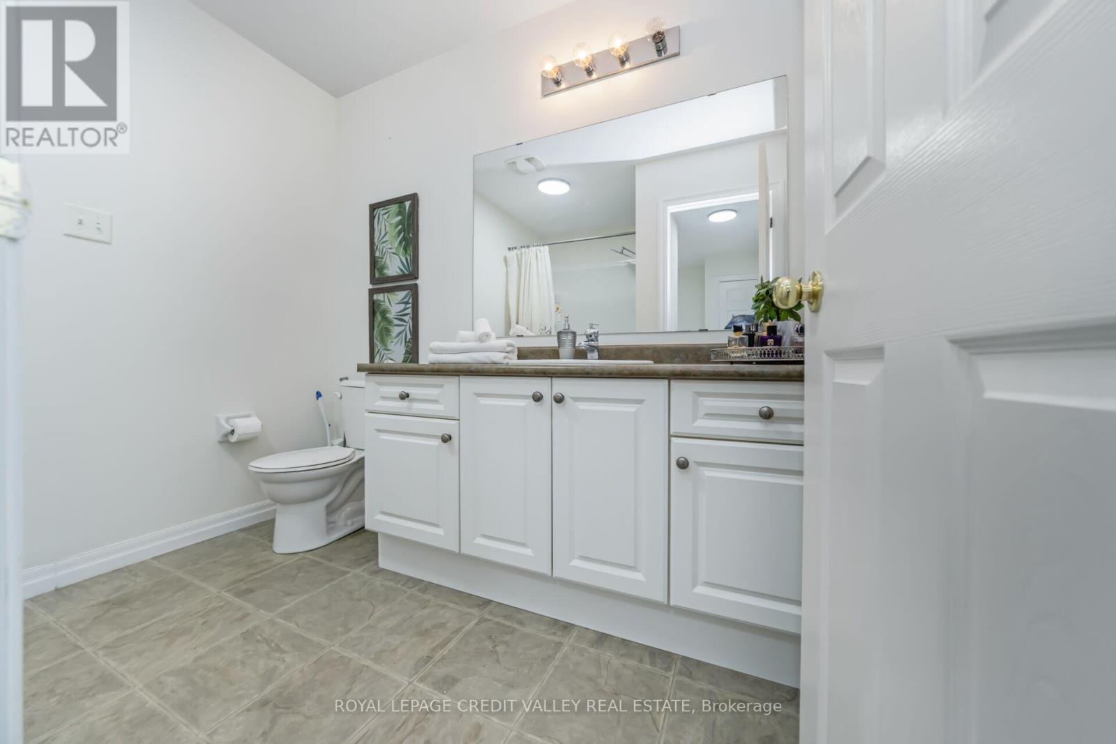 58 Rockcliffe Drive, Kitchener, Ontario  N2R 1W5 - Photo 28 - X12440305