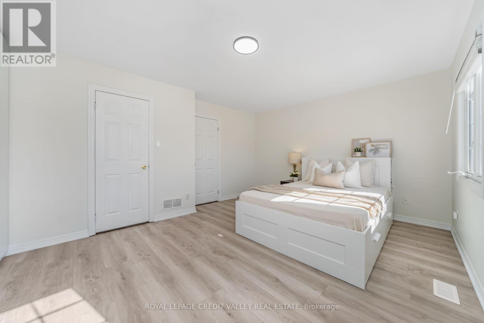 58 Rockcliffe Drive, Kitchener, Ontario  N2R 1W5 - Photo 21 - X12440305