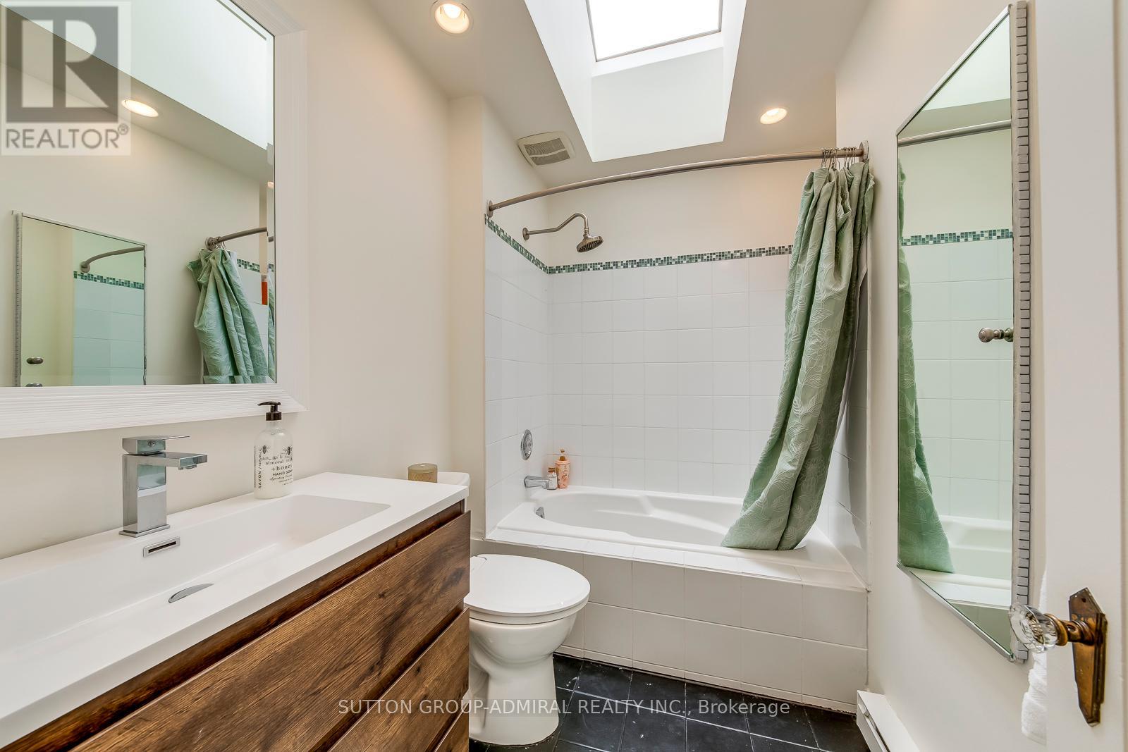 469 St Clements Avenue, Toronto, Ontario  M5N 1M2 - Photo 25 - C12461886