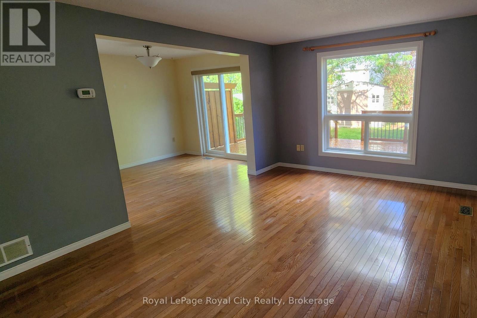 11 Rodgers Road, Guelph (Kortright West), Ontario  N1G 4V5 - Photo 4 - X12461954