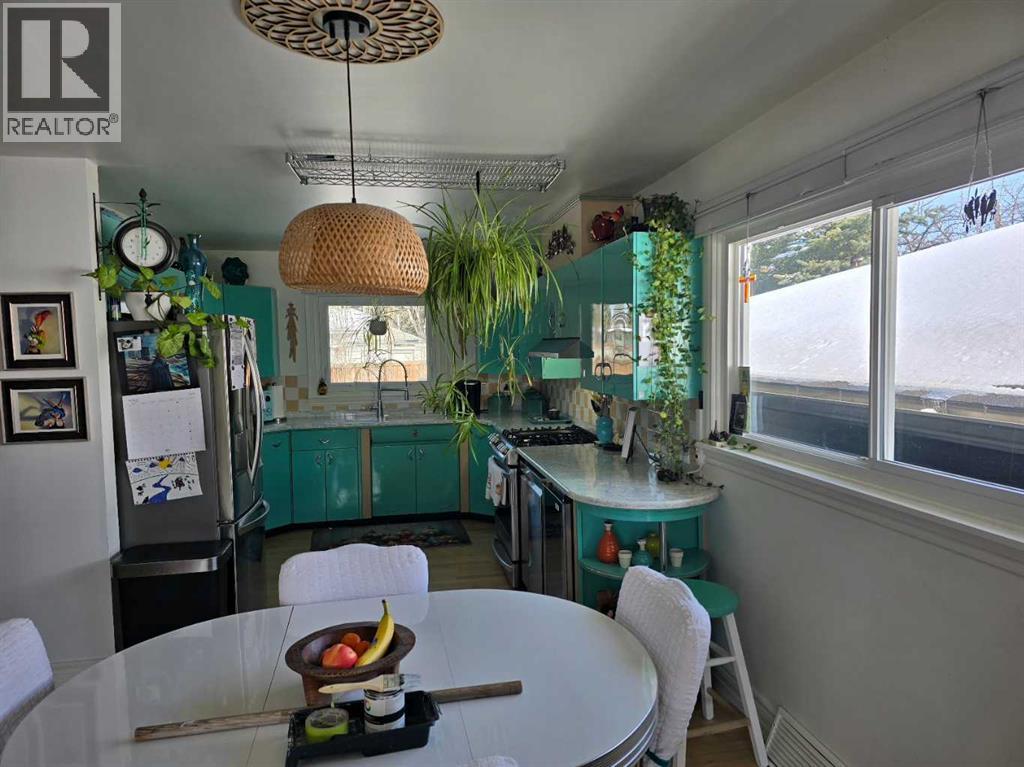 Property at 9826 104 Avenue image 5