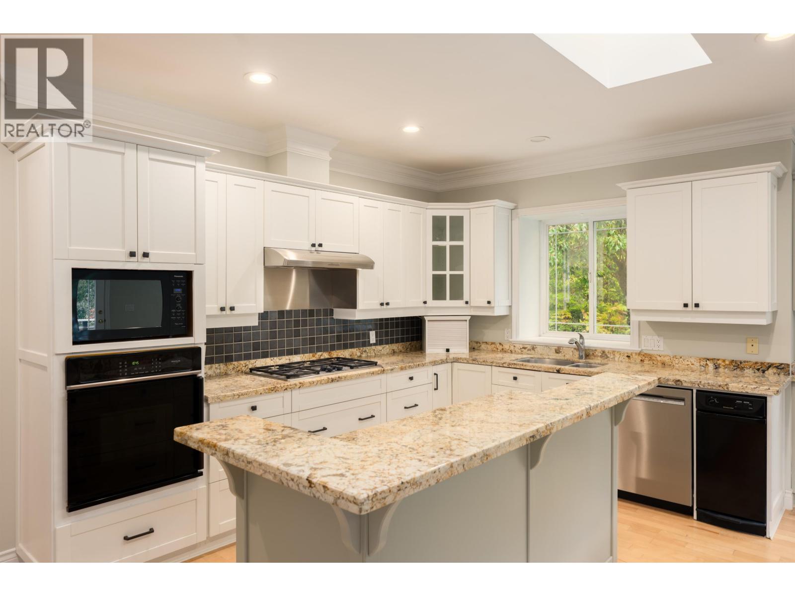 536 April Road, Port Moody, British Columbia  V3H 5E8 - Photo 10 - R3058480