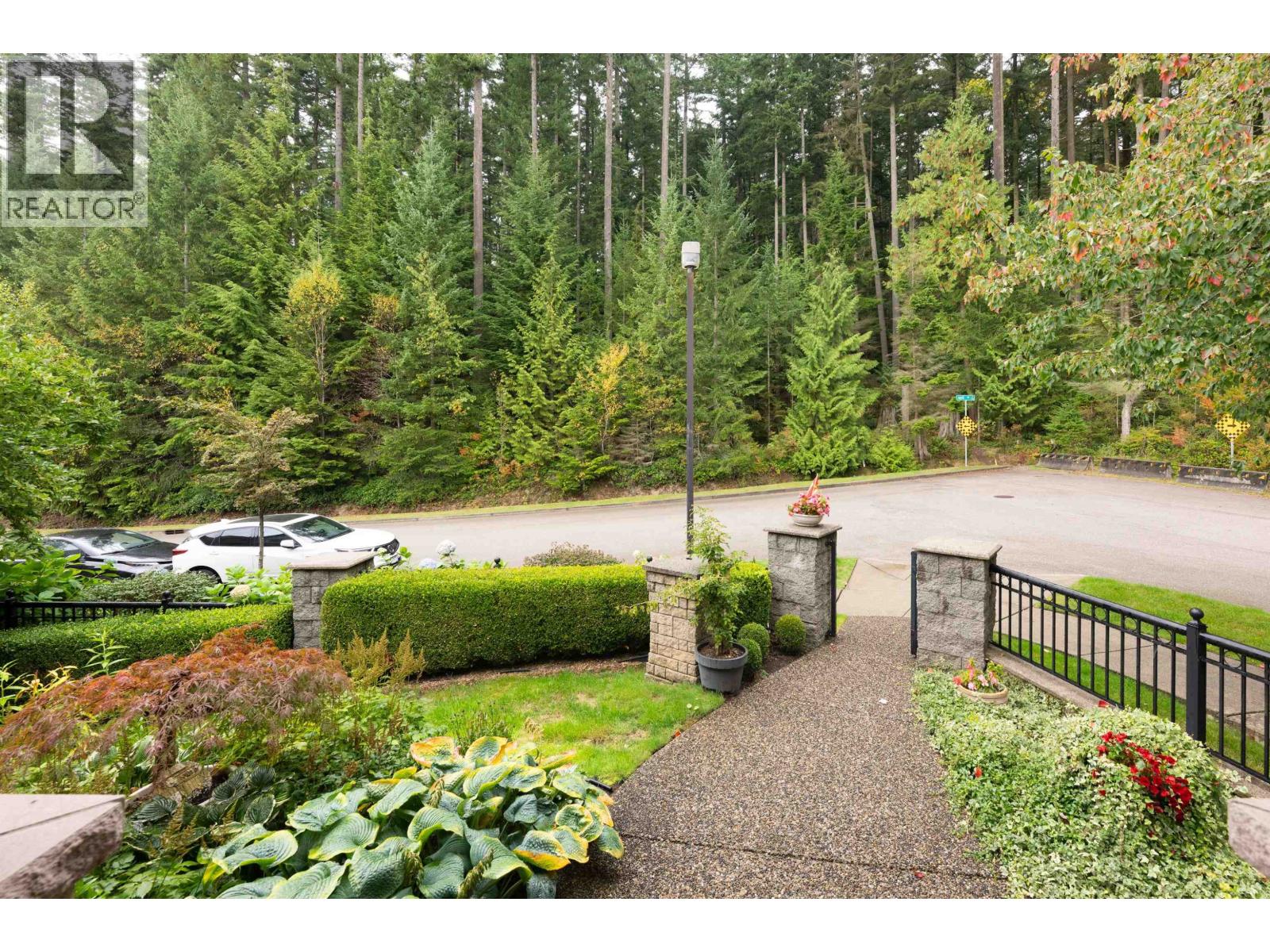 536 April Road, Port Moody, British Columbia  V3H 5E8 - Photo 3 - R3058480