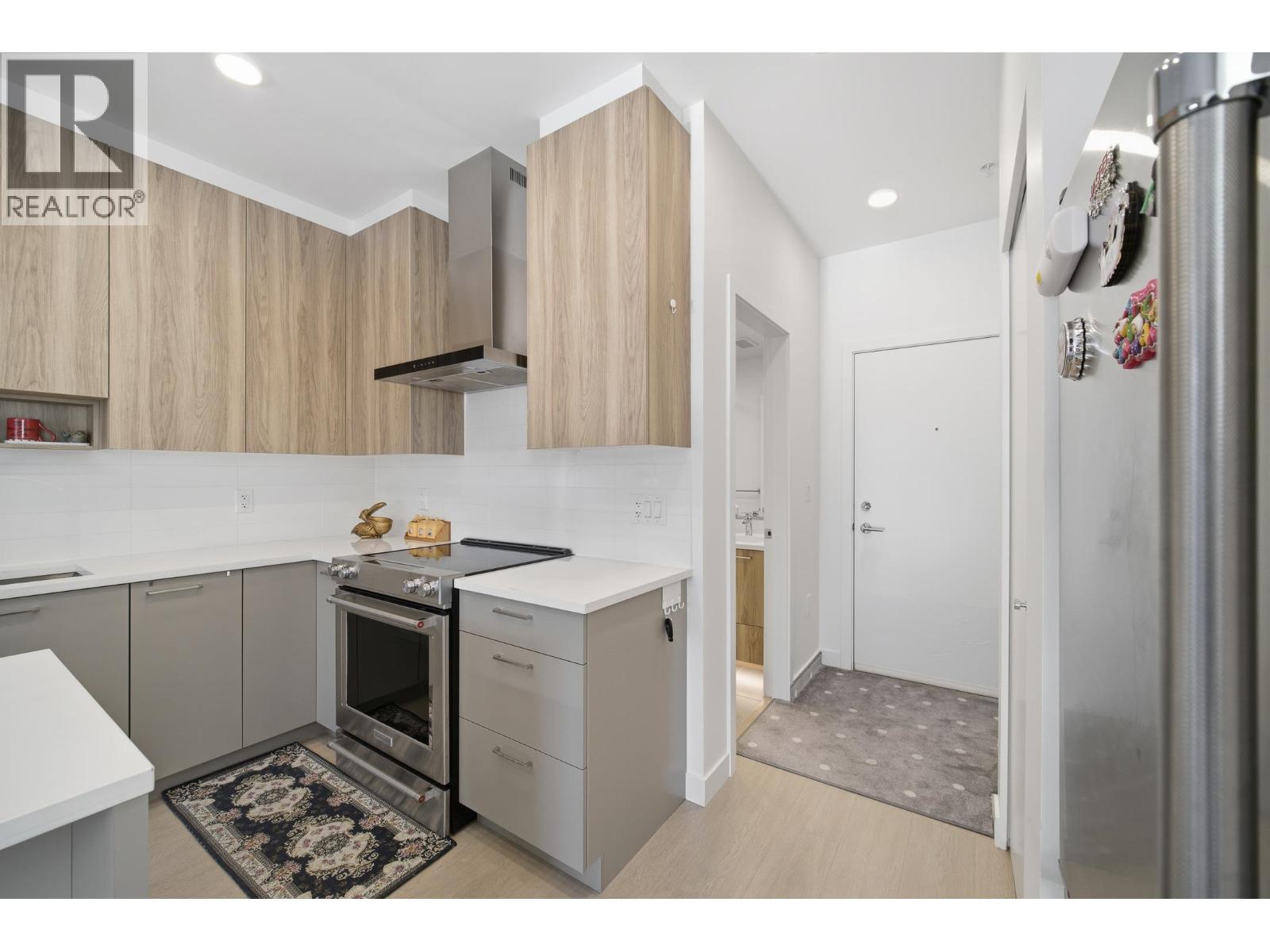 309 7588 16th Street, Burnaby, British Columbia  V3N 0H8 - Photo 5 - R3058396