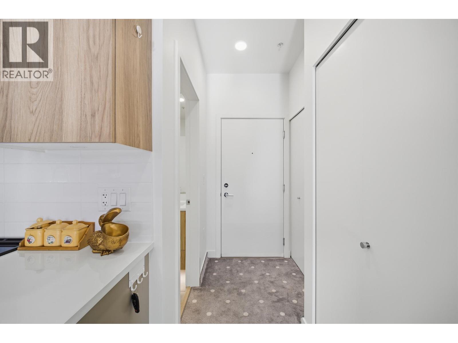 309 7588 16th Street, Burnaby, British Columbia  V3N 0H8 - Photo 14 - R3058396