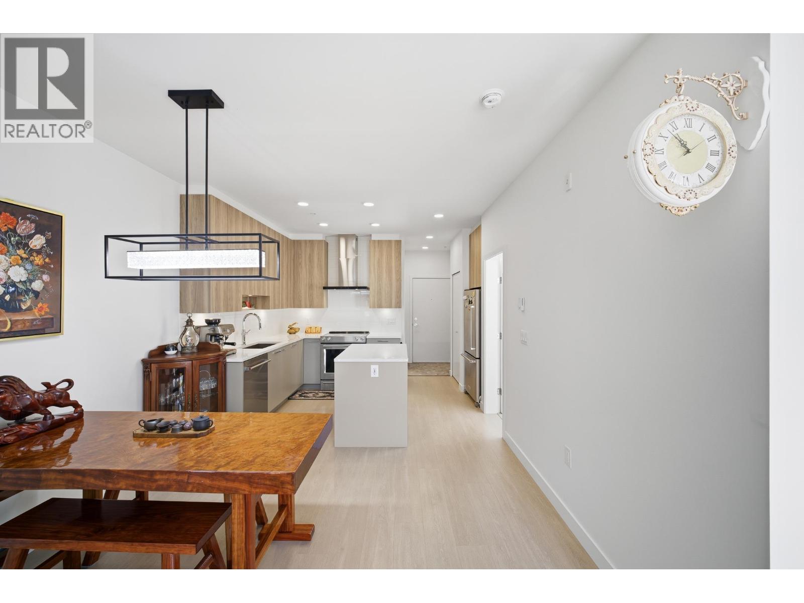 309 7588 16th Street, Burnaby, British Columbia  V3N 0H8 - Photo 9 - R3058396
