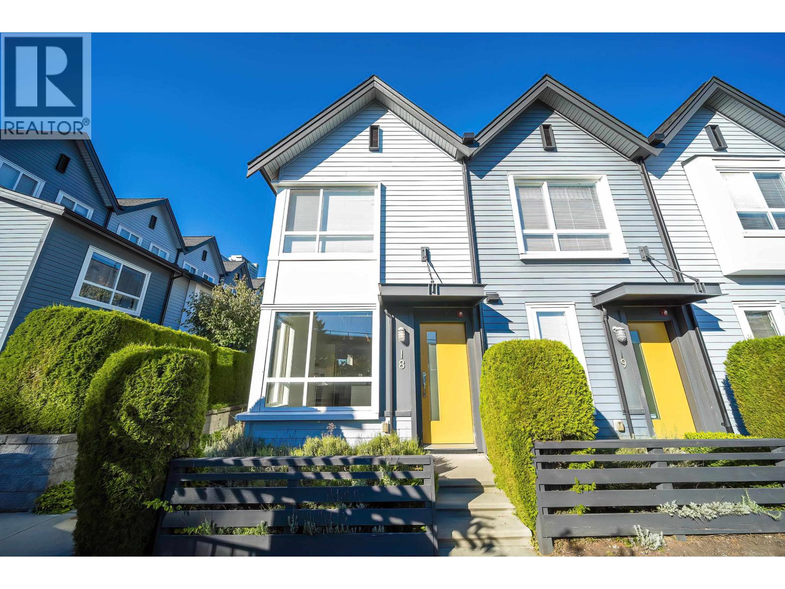 18 6868 Burlington Avenue, Burnaby, British Columbia  V5J 0G1 - Photo 1 - R3058440