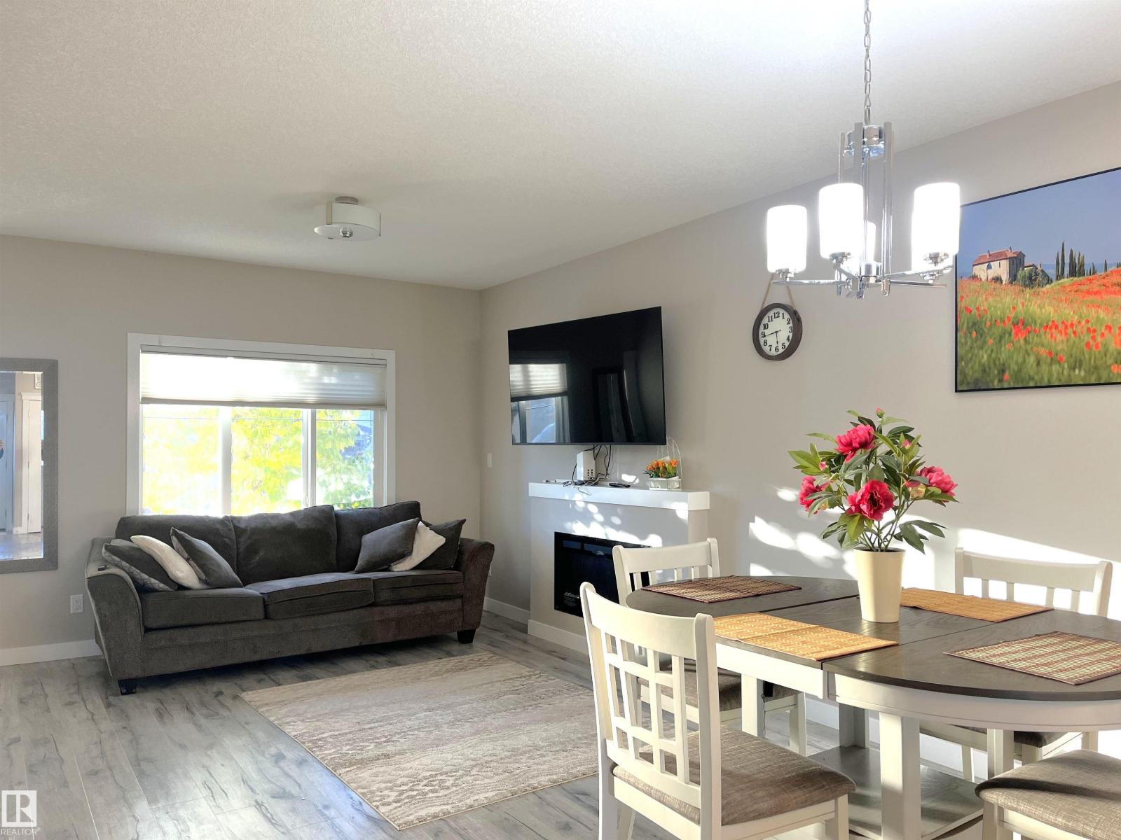 729 Berg Lo, Leduc, Alberta  T9E 1G8 - Photo 3 - E4462087