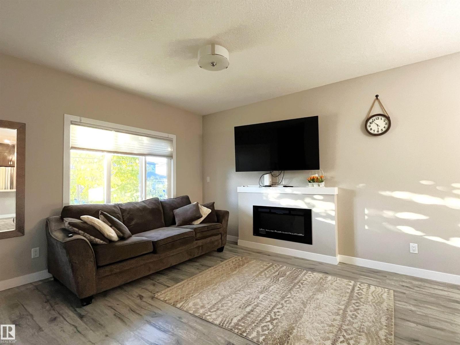 729 Berg Lo, Leduc, Alberta  T9E 1G8 - Photo 5 - E4462087