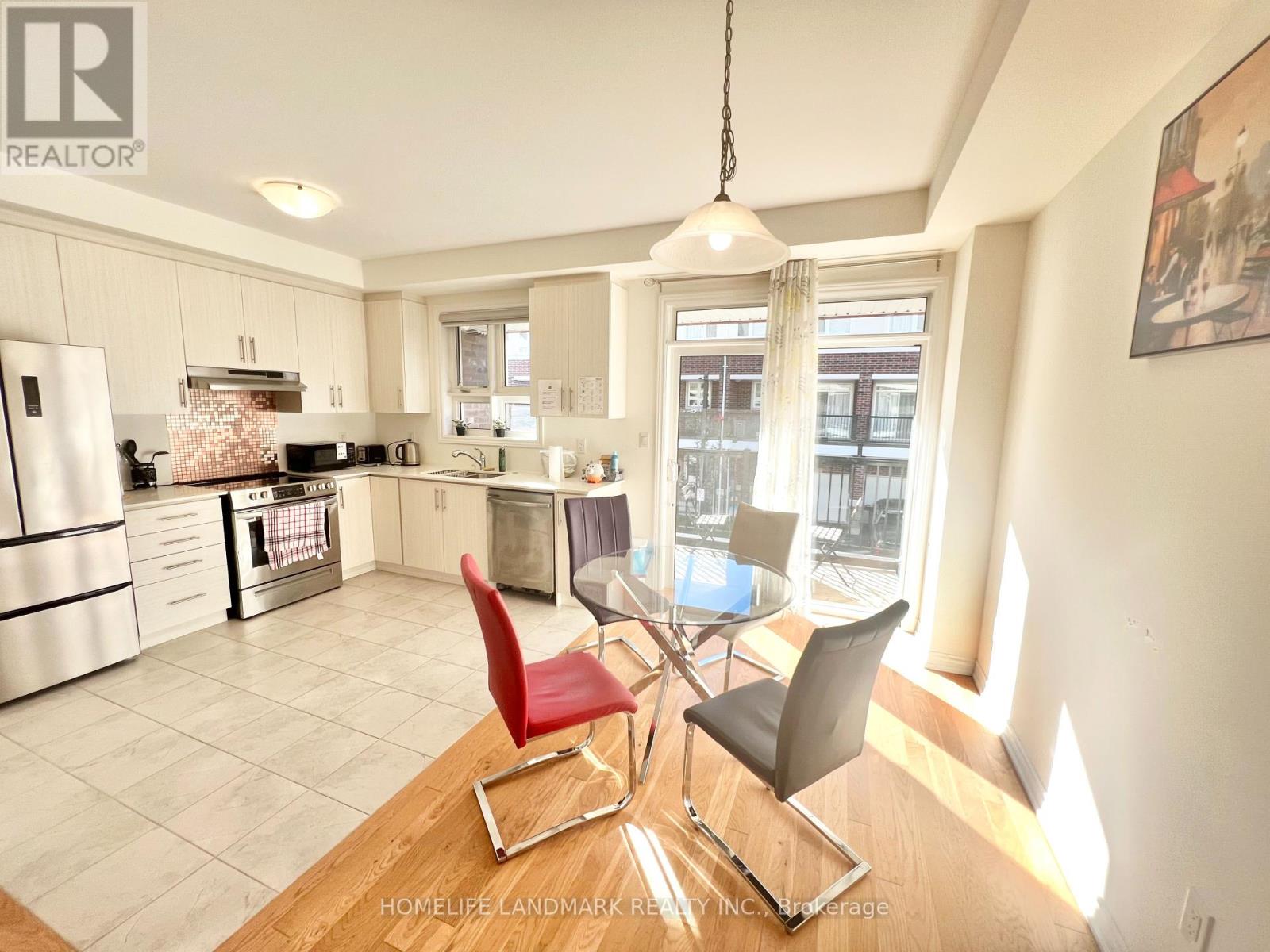71 Massachusetts Lane, Markham, Ontario  L6E 2C1 - Photo 4 - N12435808