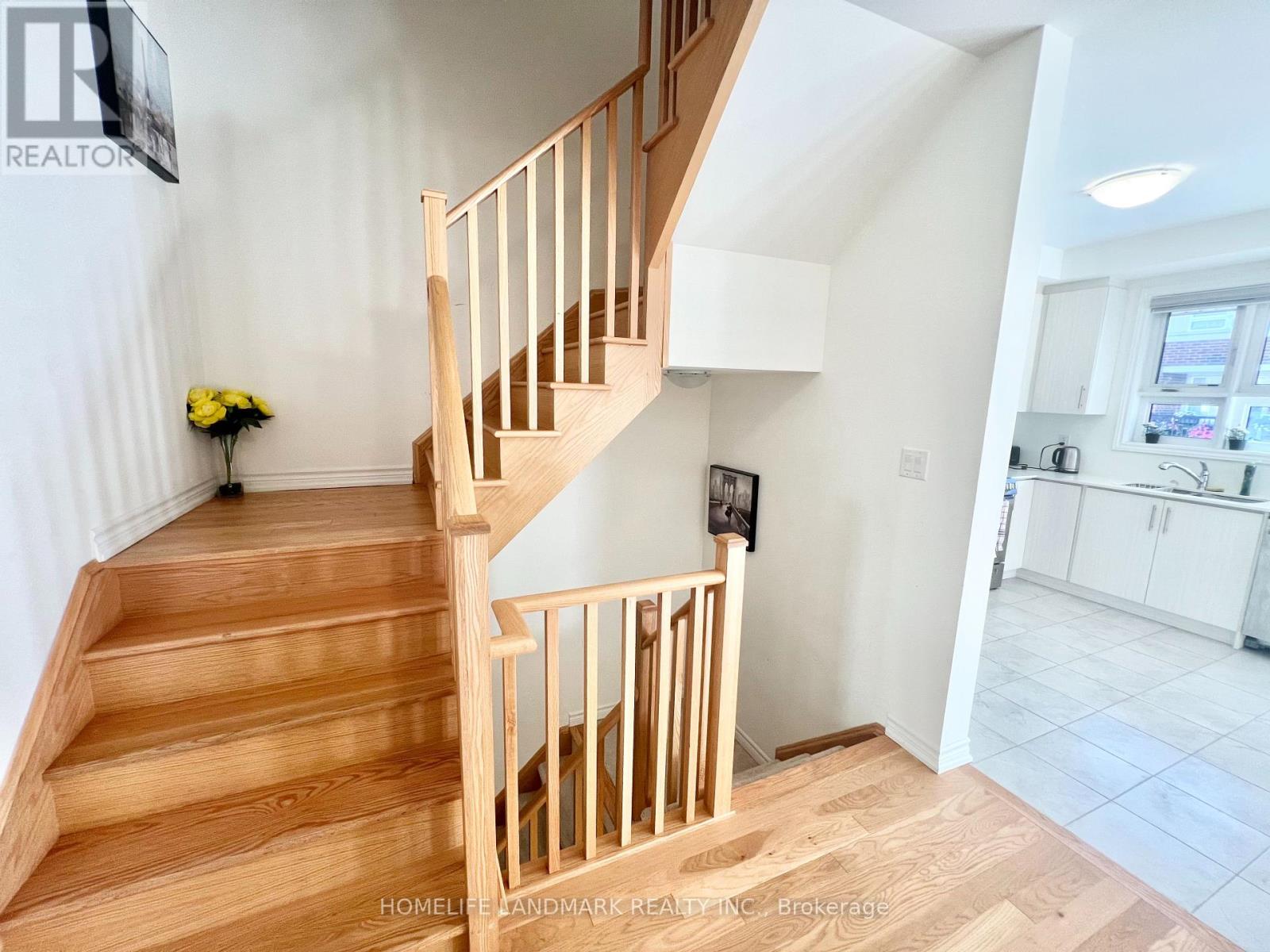 71 Massachusetts Lane, Markham, Ontario  L6E 2C1 - Photo 9 - N12435808