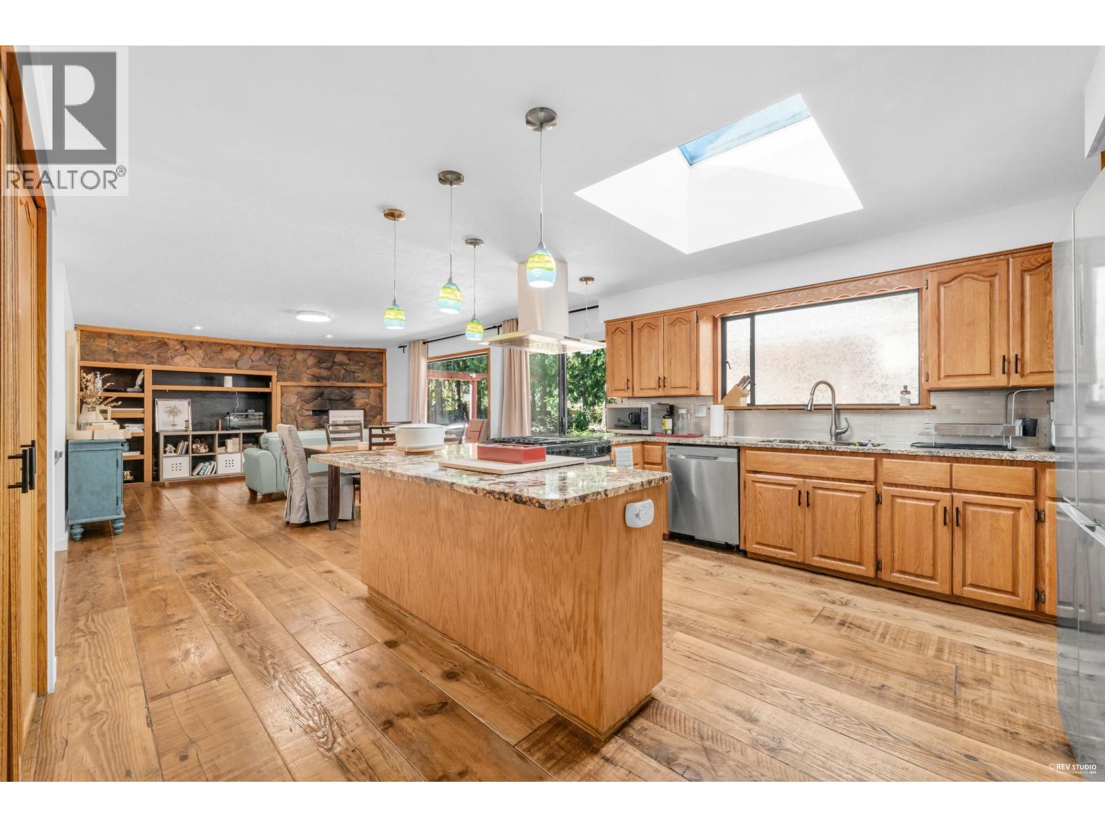 12643 Garibaldi Street, Maple Ridge, British Columbia  V2W 1N5 - Photo 1 - R3058478