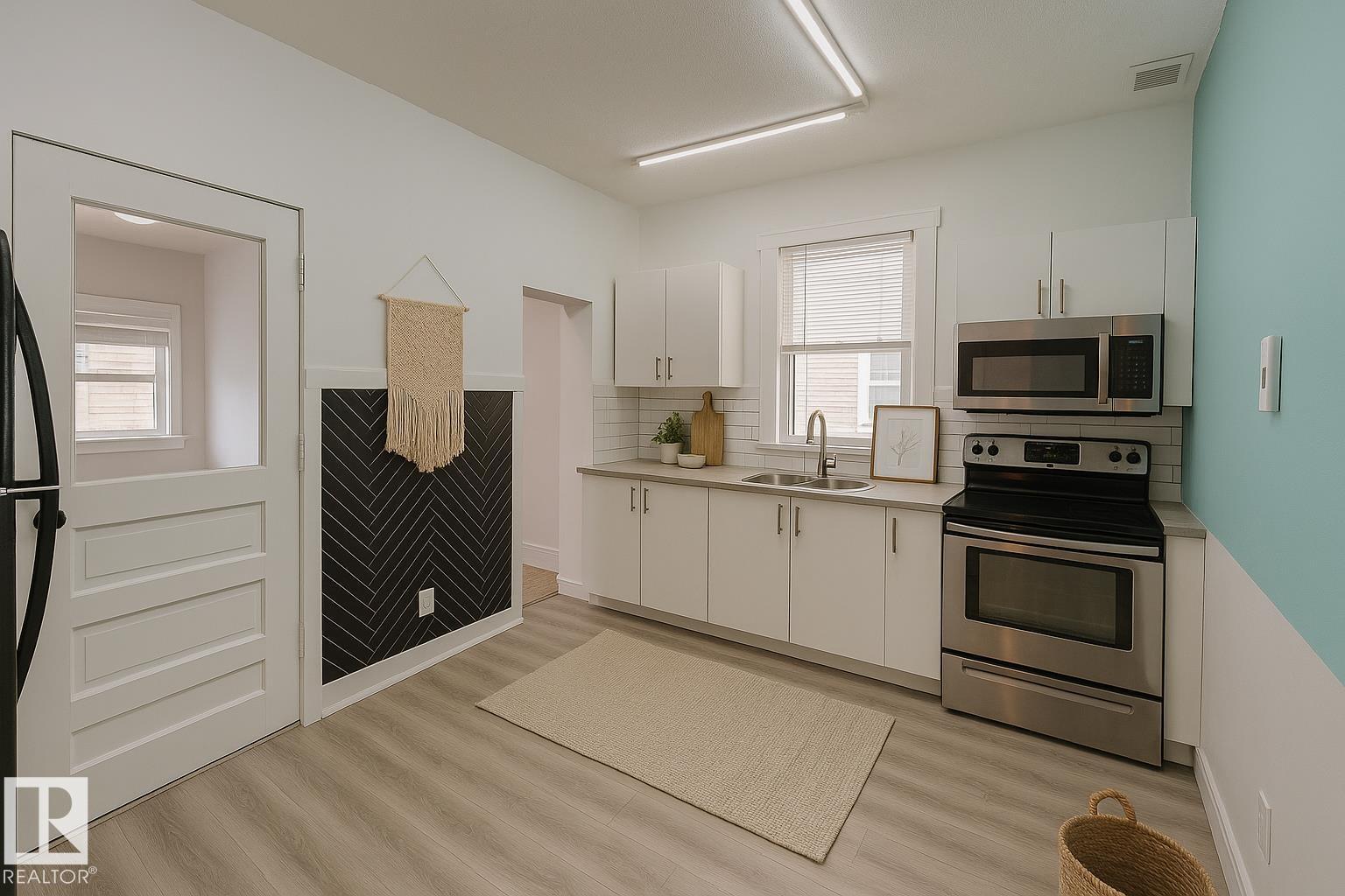 10803 93 St Nw, Edmonton, Alberta  T5H 1Y7 - Photo 2 - E4450723