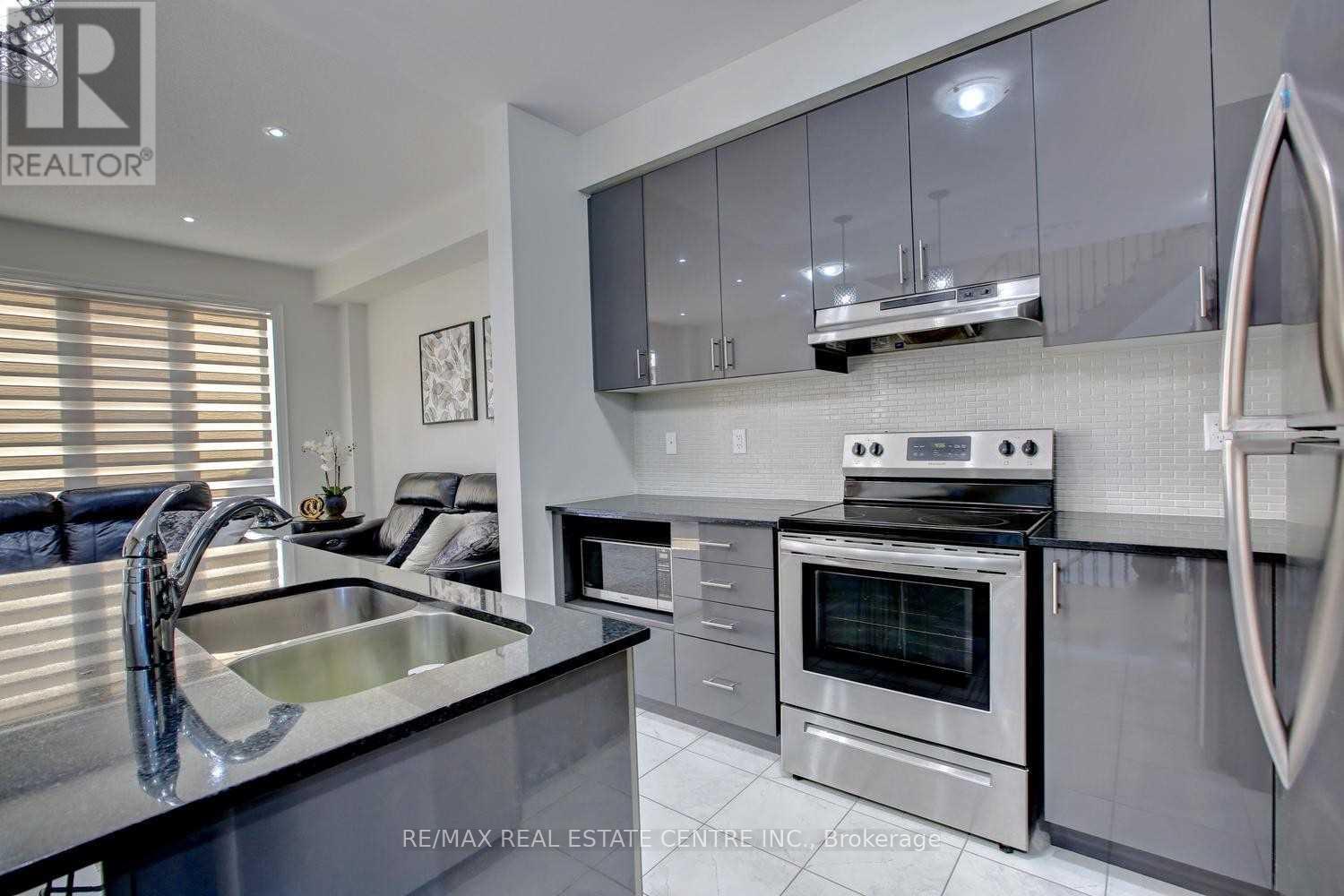 396 Rivermont Road, Brampton, Ontario  L6Y 6G5 - Photo 10 - W12460657