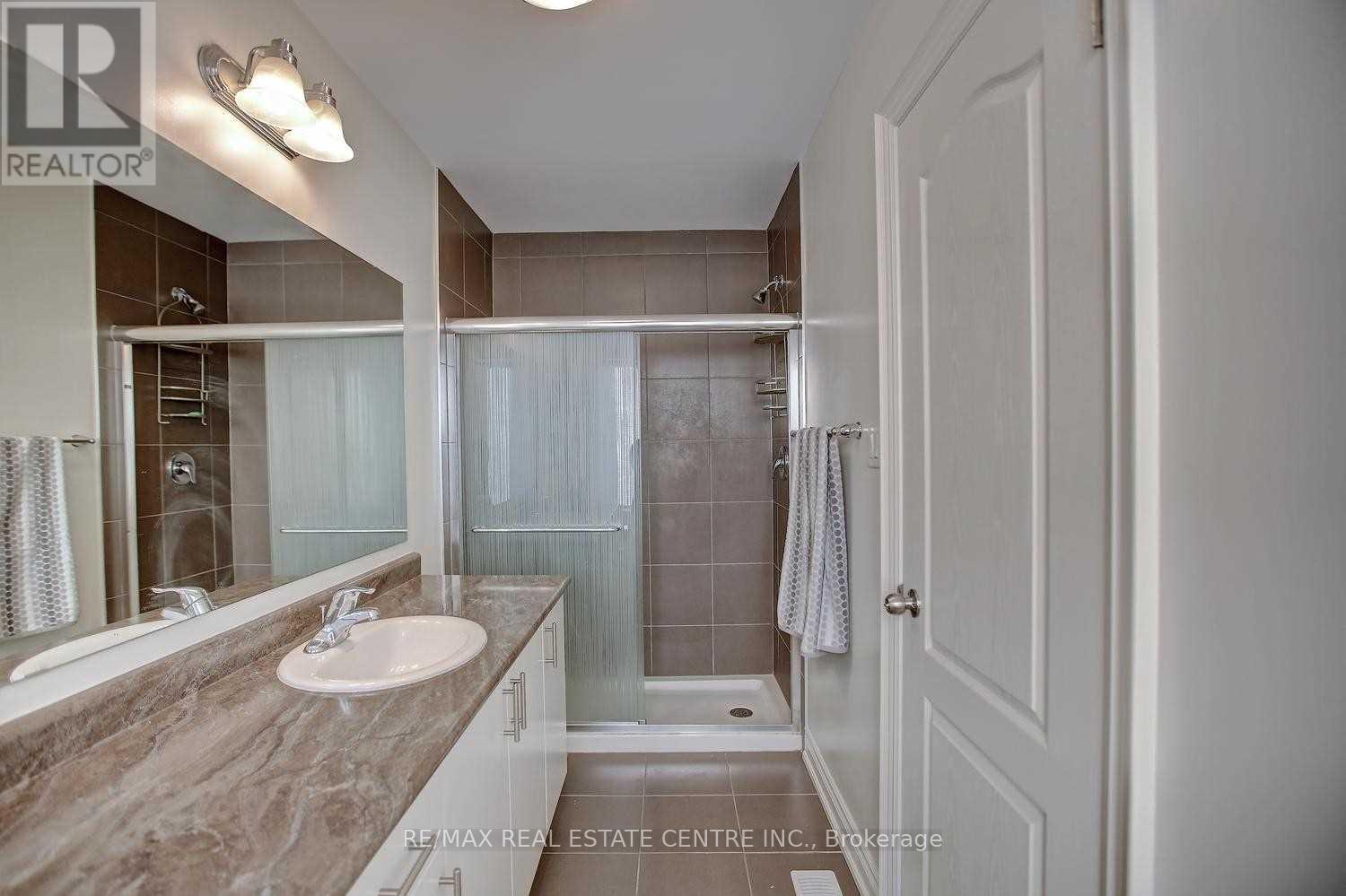 396 Rivermont Road, Brampton, Ontario  L6Y 6G5 - Photo 14 - W12460657
