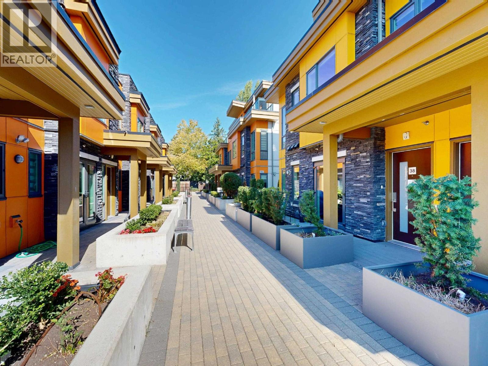 38 7567 Oak Street, Vancouver, British Columbia  V6P 4A4 - Photo 2 - R3058022