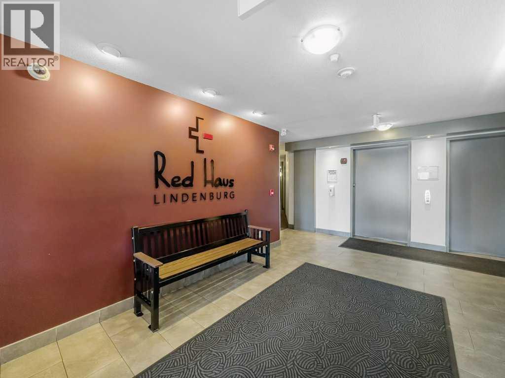 221, 60 Royal Oak Plaza Nw, Calgary, Alberta  T3G 0A7 - Photo 2 - A2246040
