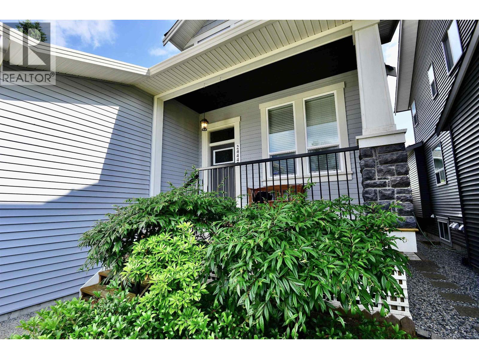24442 113 Avenue, Maple Ridge, British Columbia  V2W 5H5 - Photo 3 - R3058139