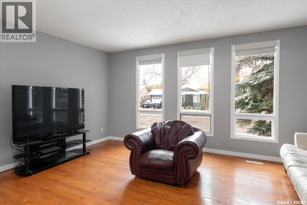 27 Melville Avenue, Regina, Saskatchewan  S4T 7H5 - Photo 16 - SK020850