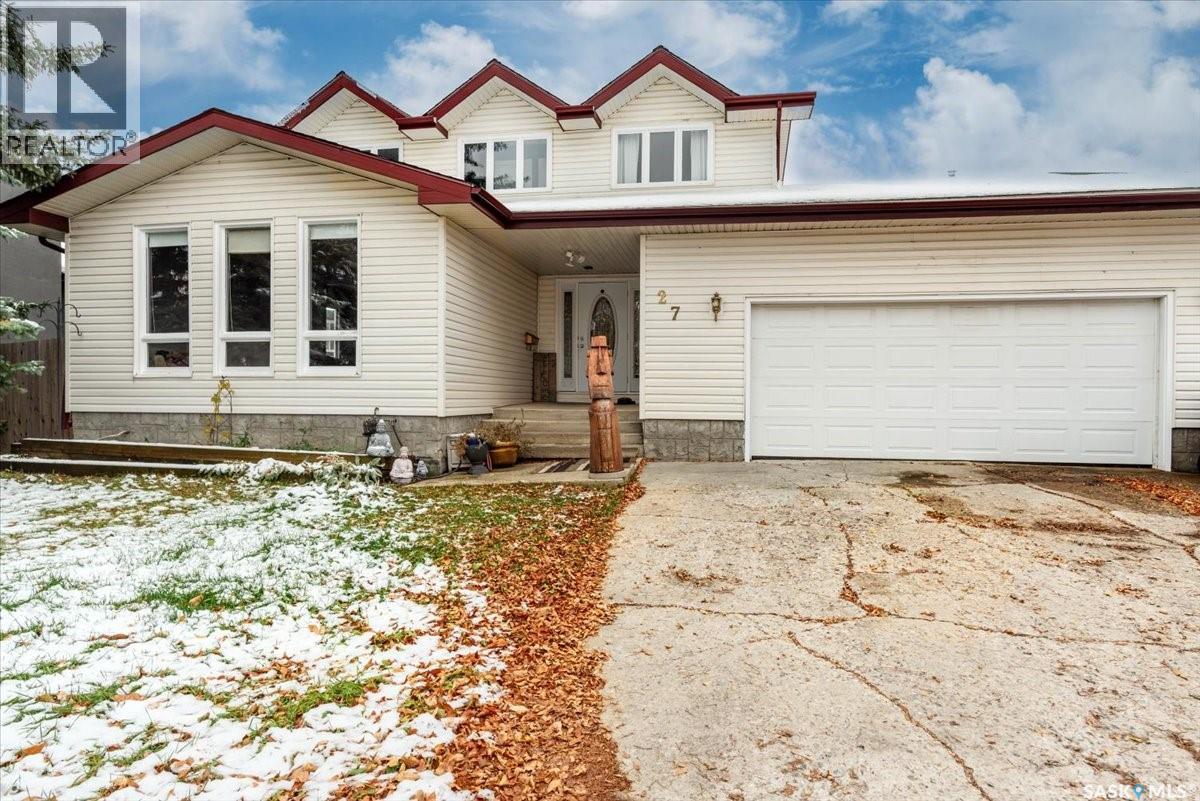 27 Melville Avenue, Regina, Saskatchewan  S4T 7H5 - Photo 2 - SK020850