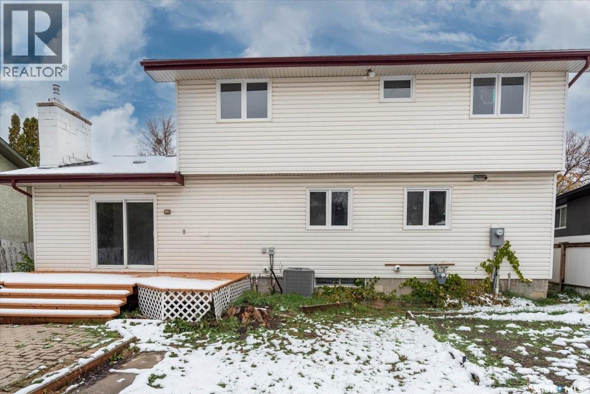 27 Melville Avenue, Regina, Saskatchewan  S4T 7H5 - Photo 3 - SK020850