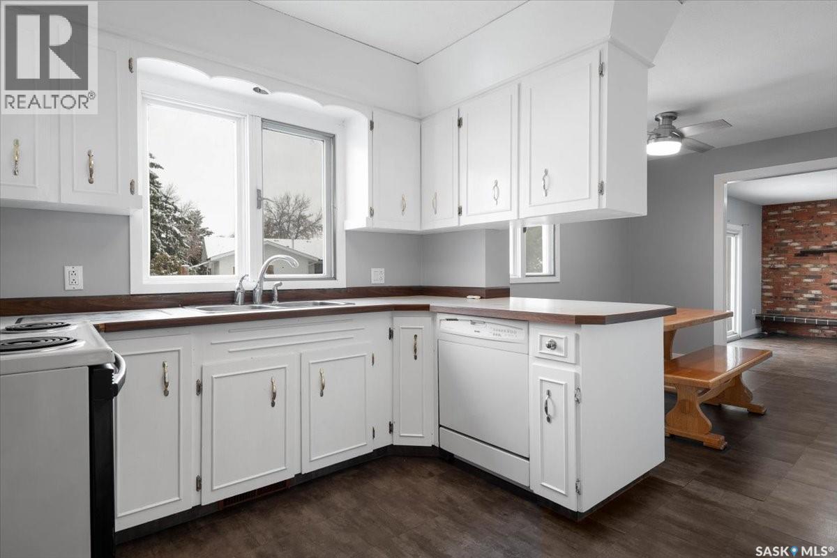 27 Melville Avenue, Regina, Saskatchewan  S4T 7H5 - Photo 8 - SK020850