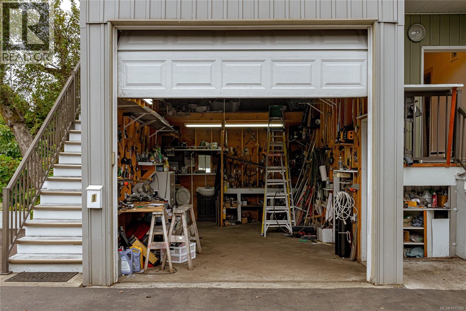 3015 Quadra St, Victoria, British Columbia  V8T 4G2 - Photo 48 - 1017189