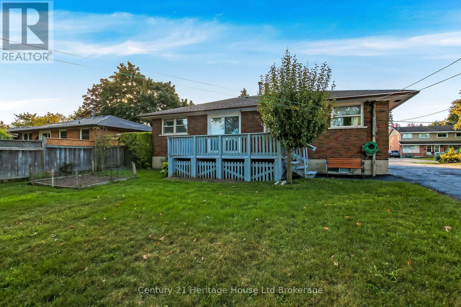 1009 Warwick Street, Woodstock, Ontario  N4S 4S3 - Photo 28 - X12461142