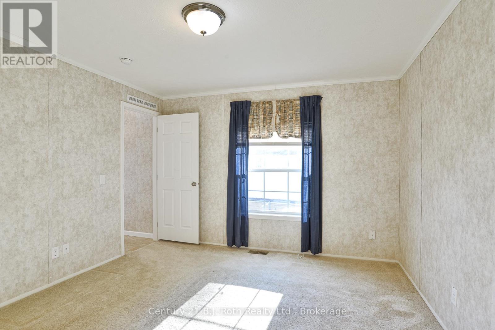 200 - 580 West Street S, Orillia, Ontario  L3V 6L8 - Photo 11 - S12462069
