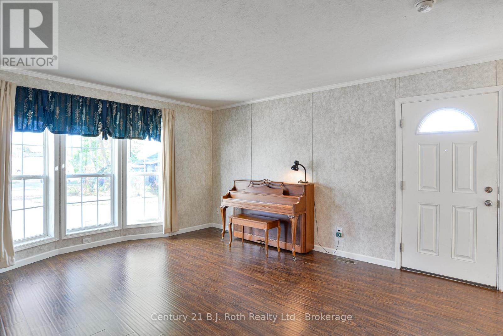 200 - 580 West Street S, Orillia, Ontario  L3V 6L8 - Photo 5 - S12462069