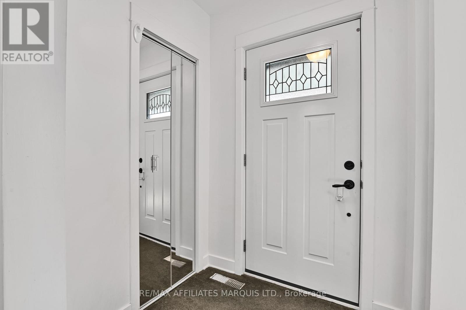 1006 Second Street E, Cornwall, Ontario  K6H 2A9 - Photo 2 - X12462086