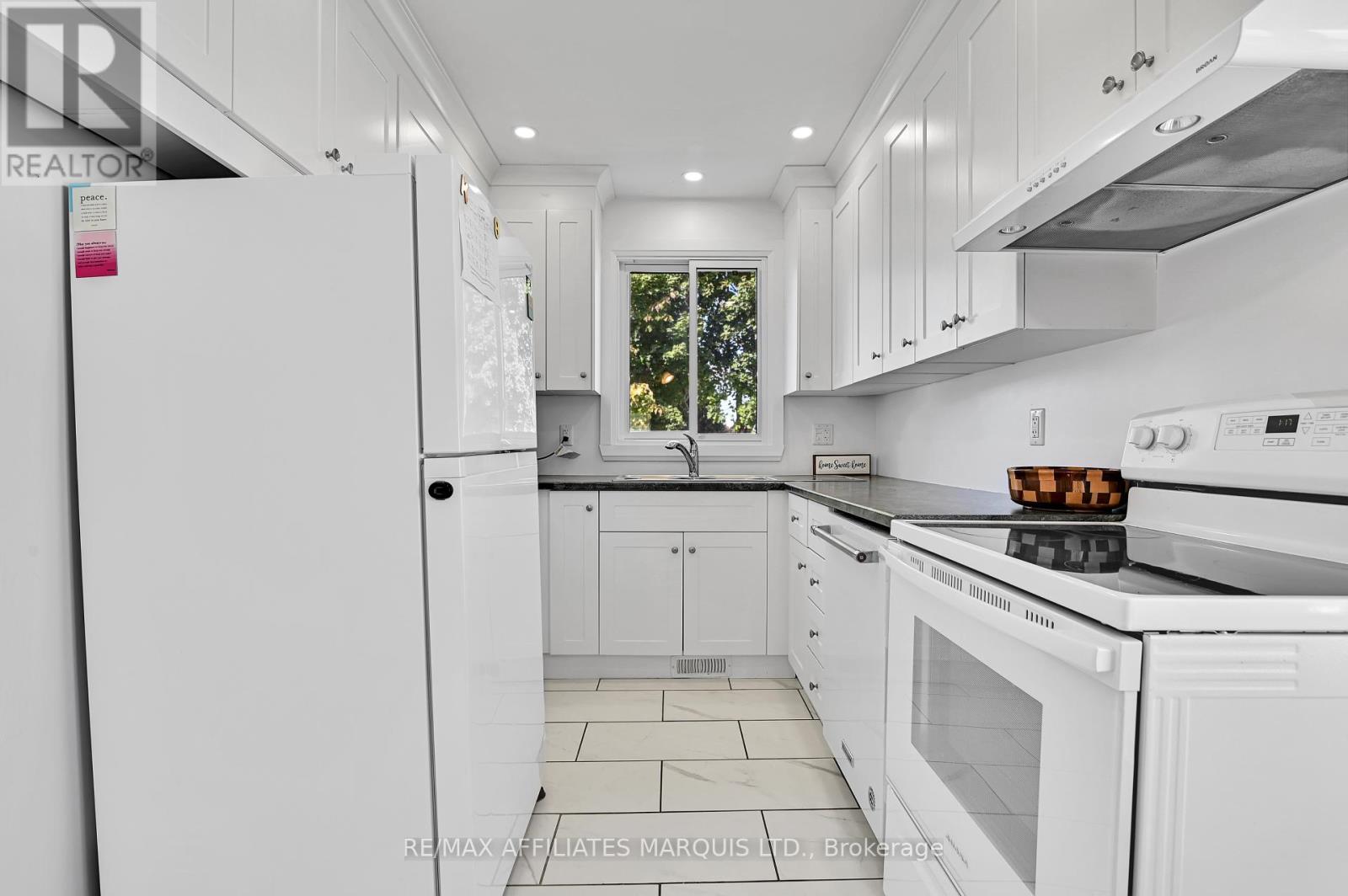 1006 Second Street E, Cornwall, Ontario  K6H 2A9 - Photo 4 - X12462086