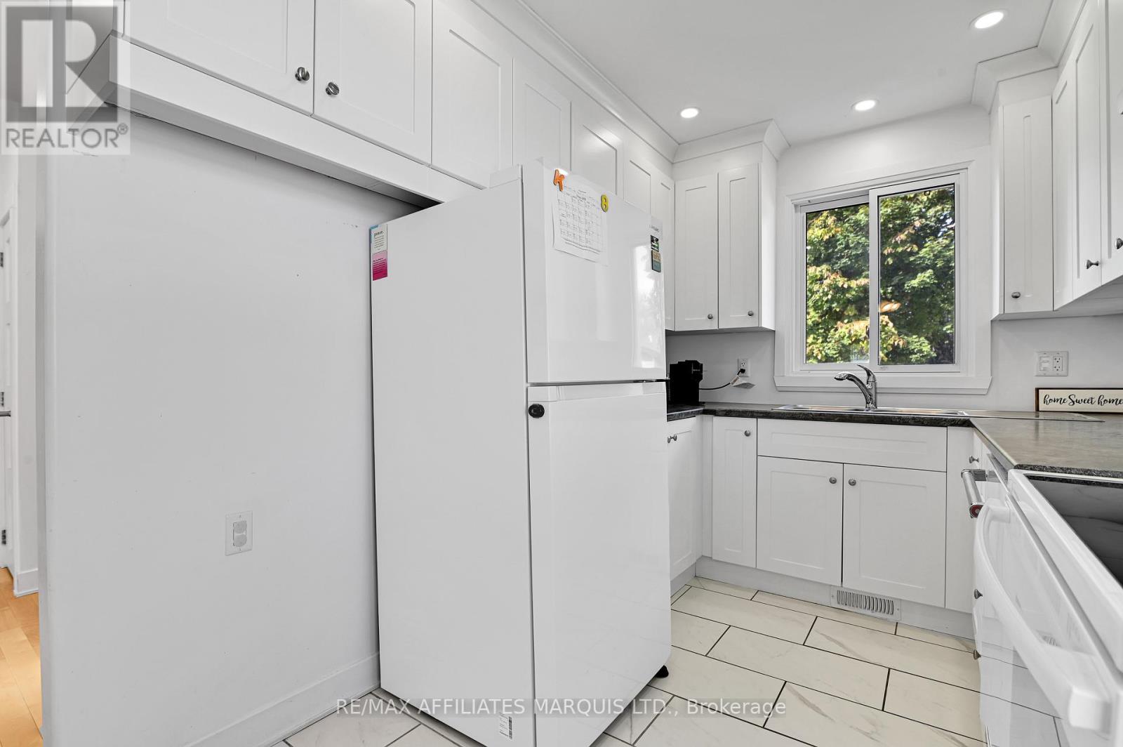 1006 Second Street E, Cornwall, Ontario  K6H 2A9 - Photo 5 - X12462086