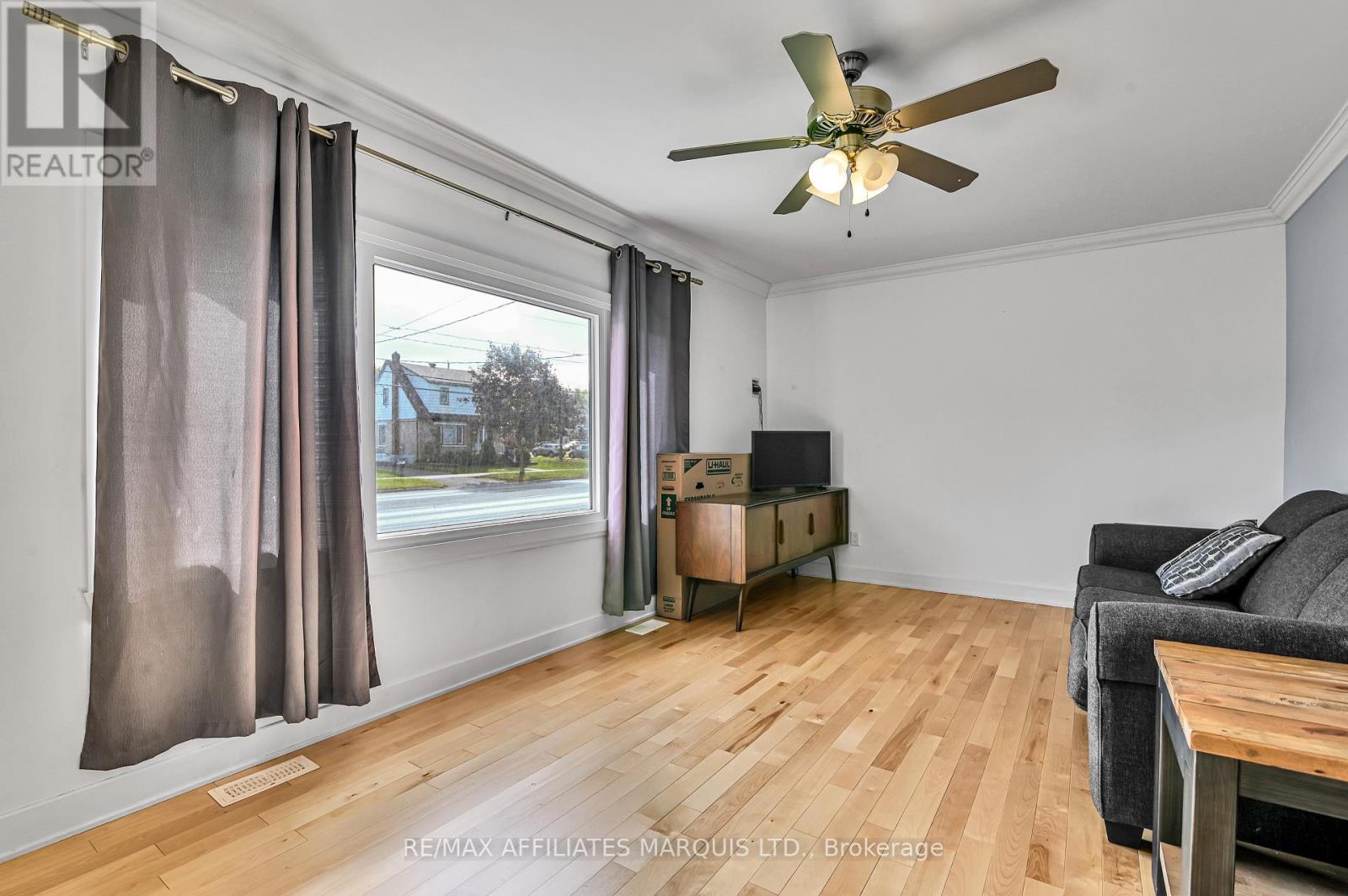 1006 Second Street E, Cornwall, Ontario  K6H 2A9 - Photo 9 - X12462086