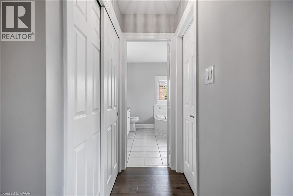 2403 Whitehorn Drive, Burlington, Ontario  L7L 7N4 - Photo 26 - 40778537