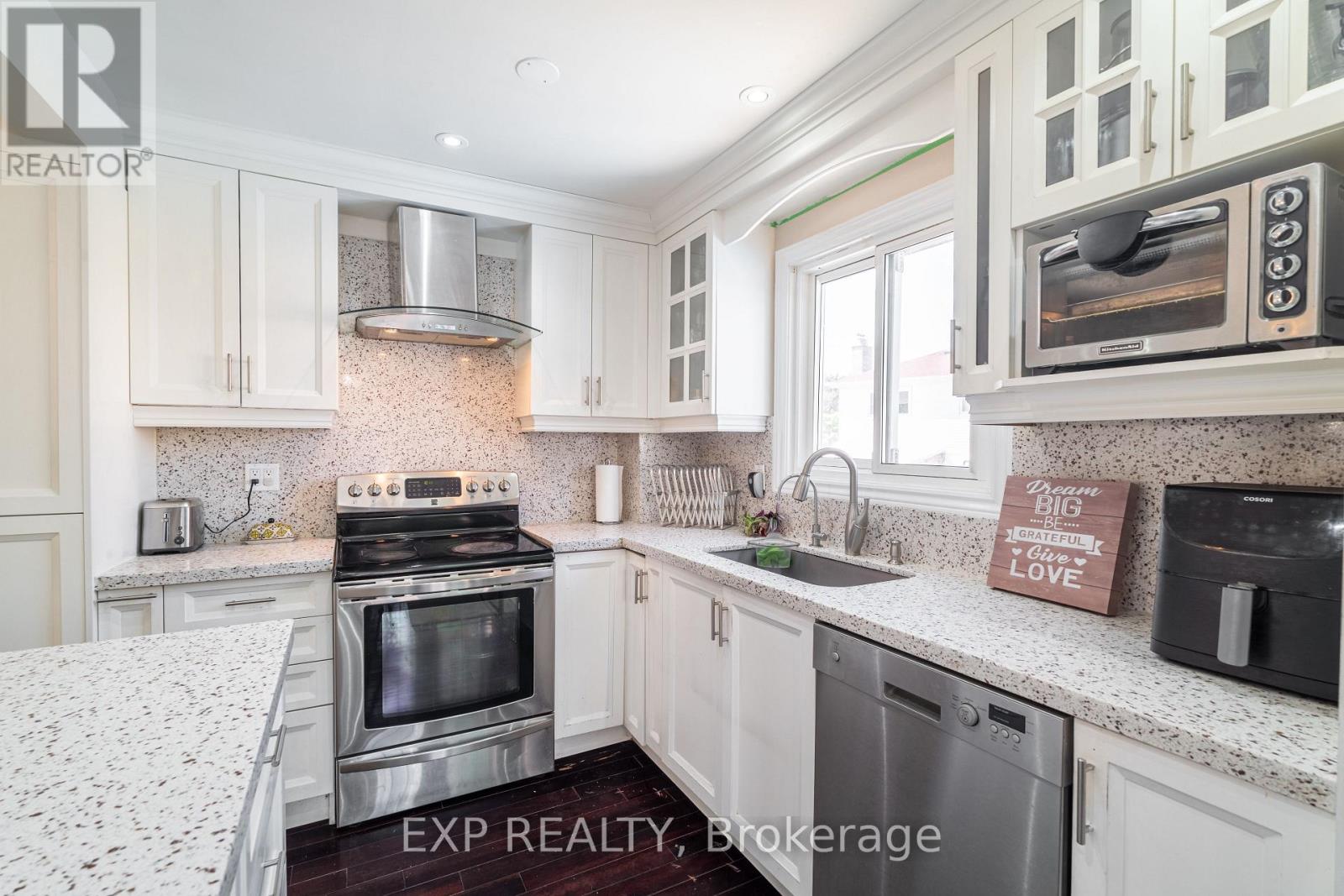 12 Empson Court, Ajax, Ontario  L1S 3Y3 - Photo 5 - E12461776